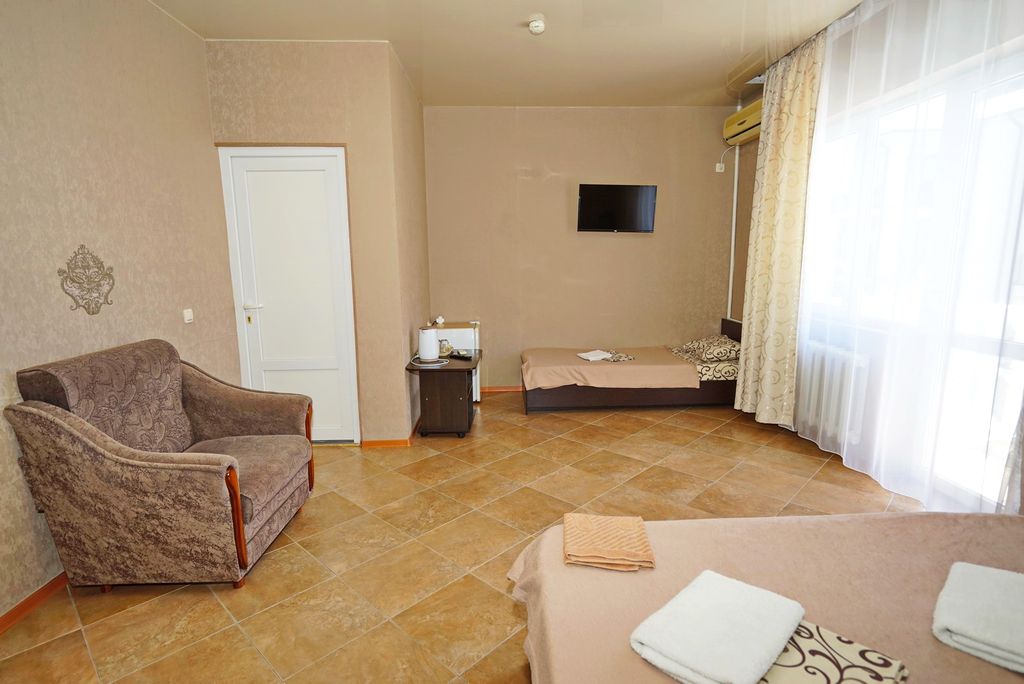 Четырёхместный номер с балконом