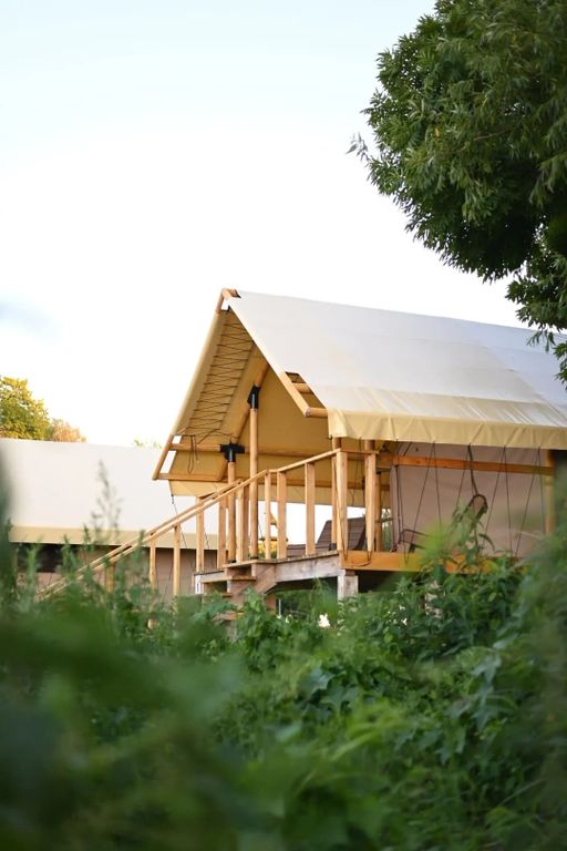 Сафари-тент шатер комфорт с видом на Куршский залив