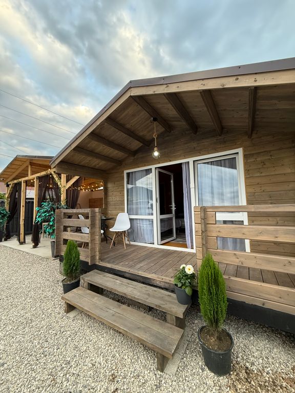 Четырёхместный номер люкс с видом на горы