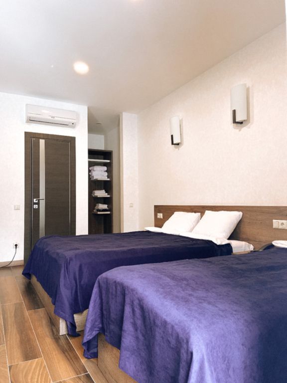 Трёхместный номер стандарт с отдельным входом