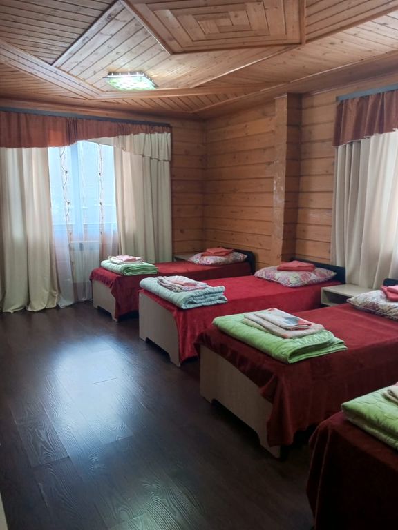 Многоместный смешанный номер эконом (душ/туалет общий)