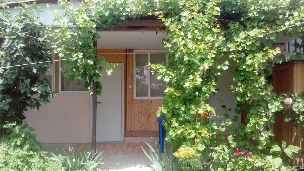 Дом Отдельный дом с кухней .