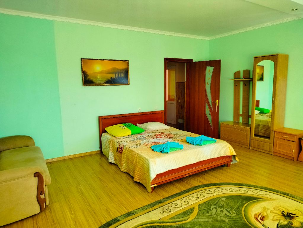 Двухместный номер с 1 кроватью большой зелёный