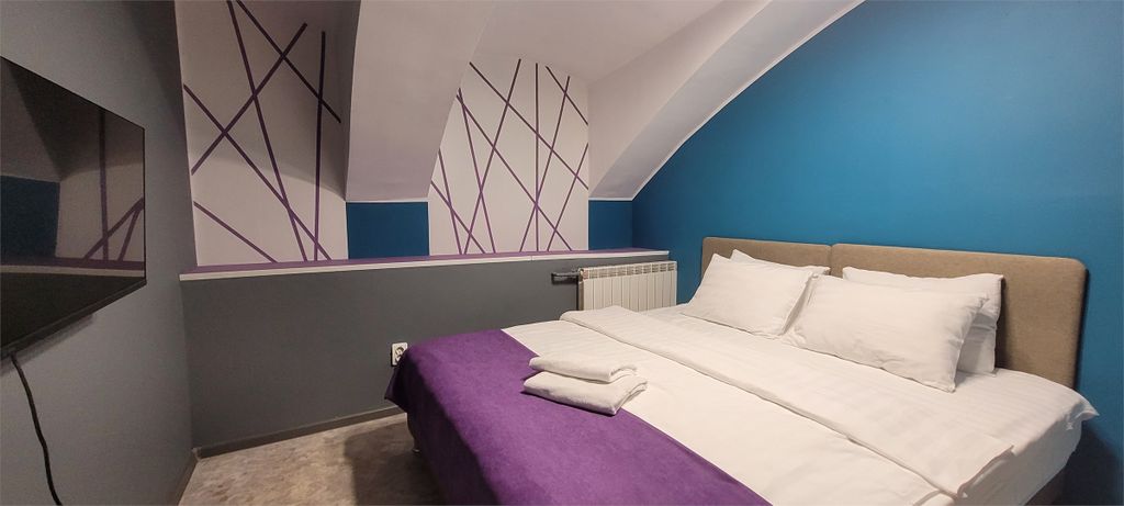 Двухместный номер с 1 кроватью без окна и санузел на этаже