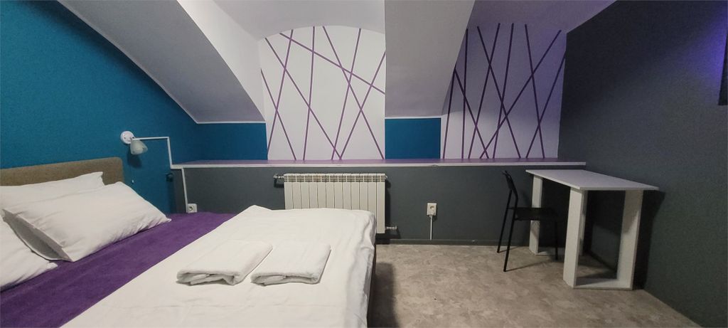 Двухместный номер с 1 кроватью без окна и с/у на этаже