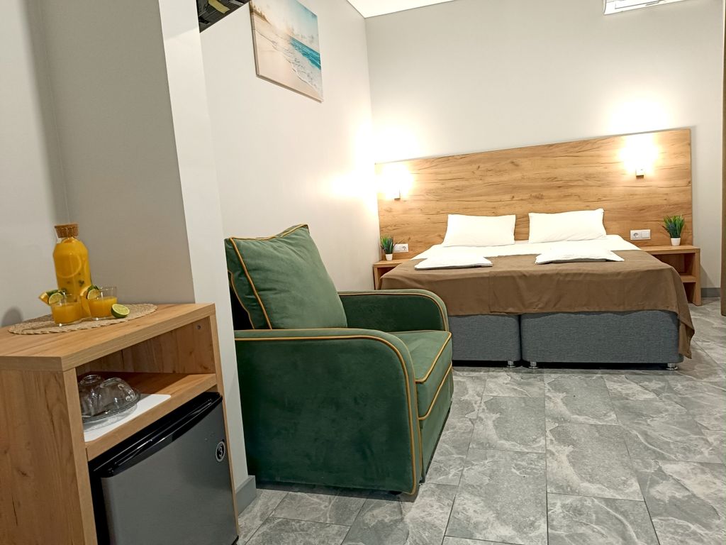 Трёхместный номер с террасой