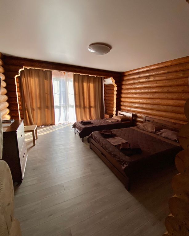 Трёхместный номер с панорамными окнами