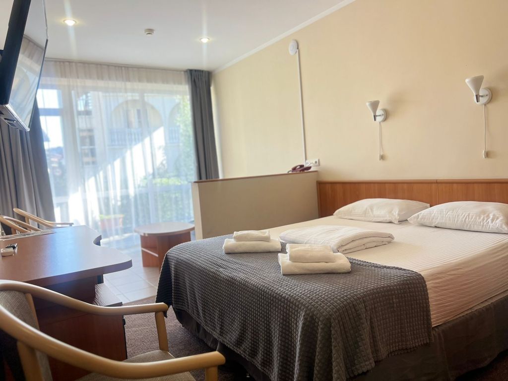 Двухместный номер с 1 кроватью Полулюкс-комфорт