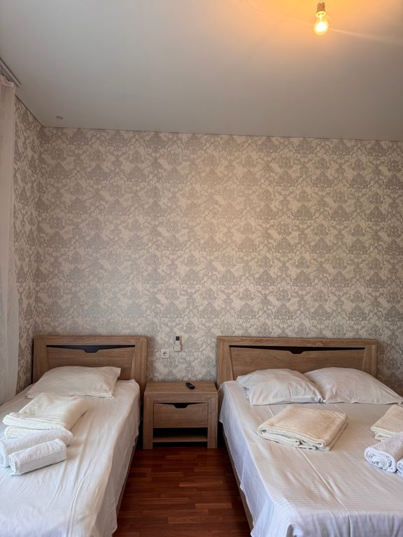 Трёхместный номер стандарт с видом на горы