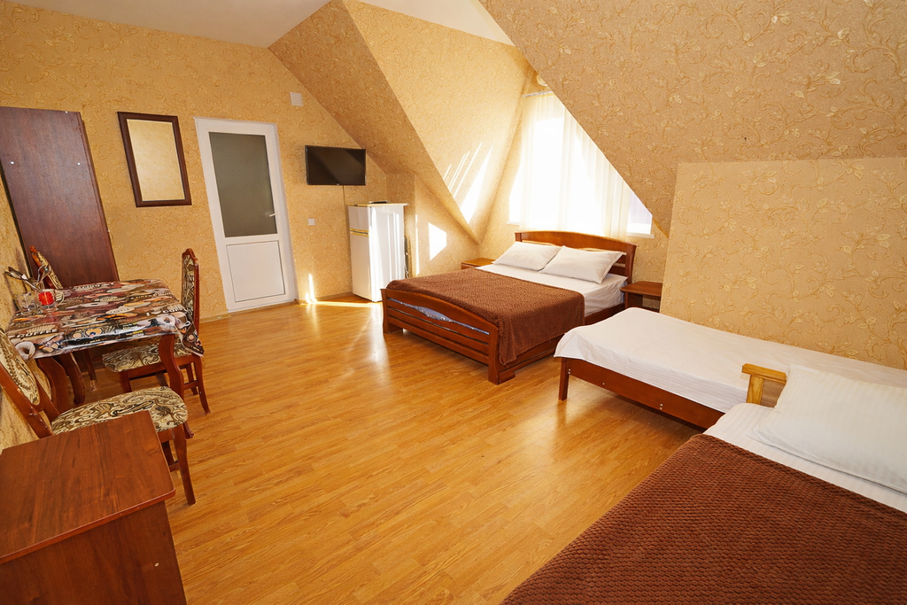 Четырёхместный номер улучшенный