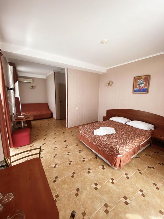 Двухместный номер с 2 отдельными кроватями улучшенный с видом на море