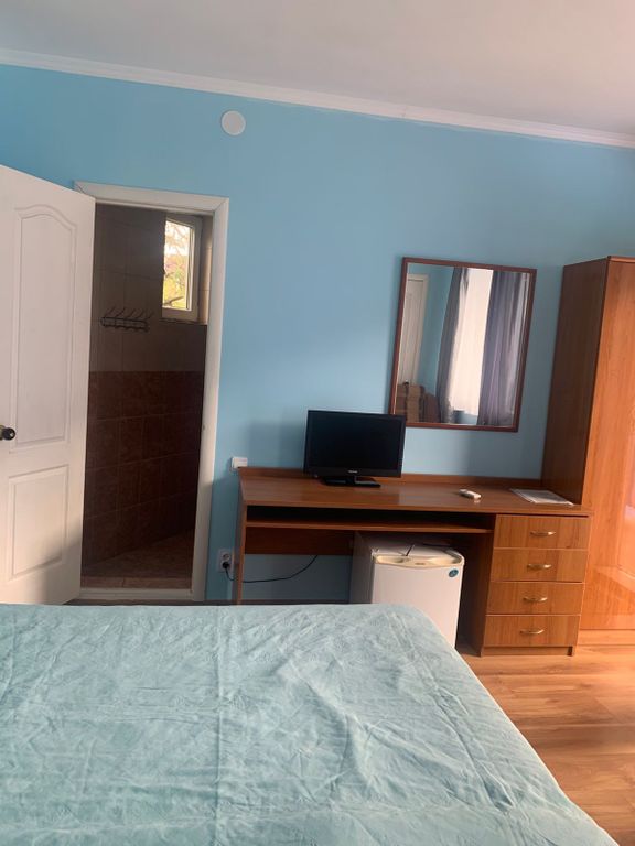 Трёхместный номер стандарт, от 1 до 3 гостей с видом на горы