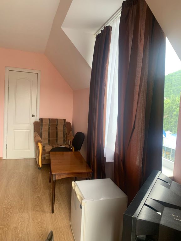 Четырёхместный номер стандарт, от 1 до 4 гостей с видом на горы