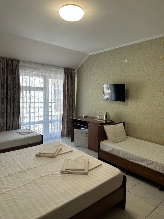 Четырёхместный номер улучшенный с видом на море