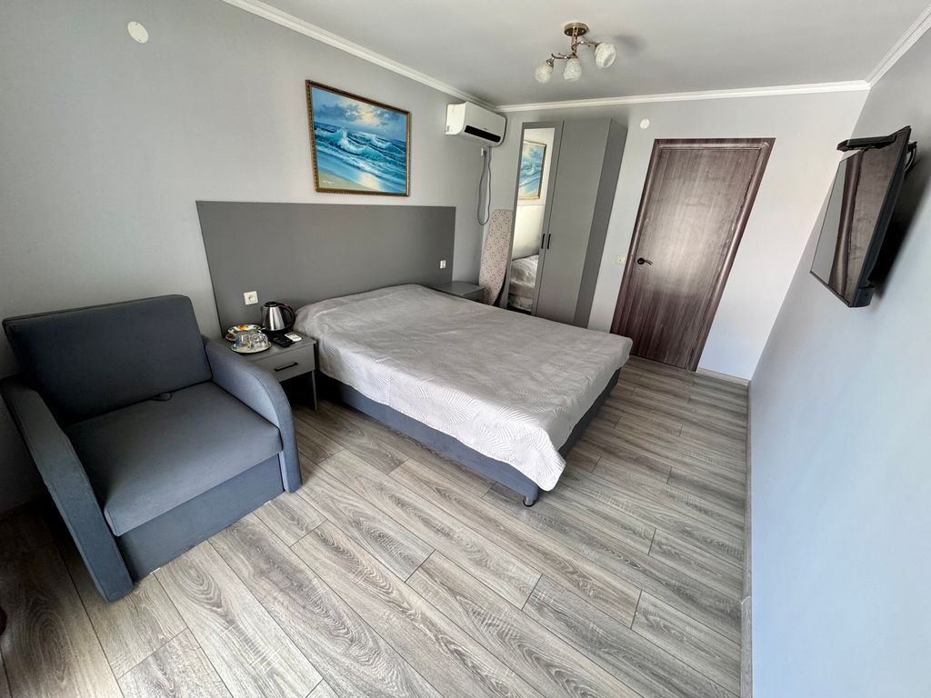 Трёхместный номер стандарт с видом на море