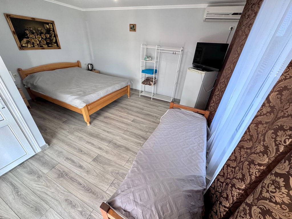 Трёхместный номер стандарт с видом на море