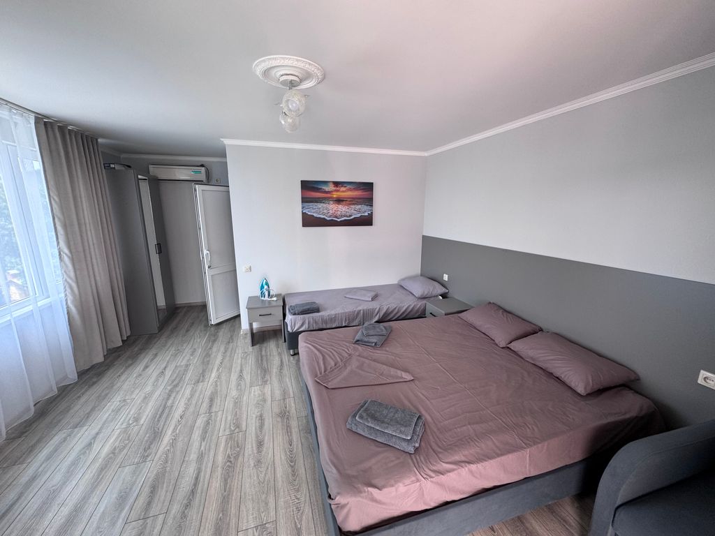 Трёхместный номер стандарт с видом на море