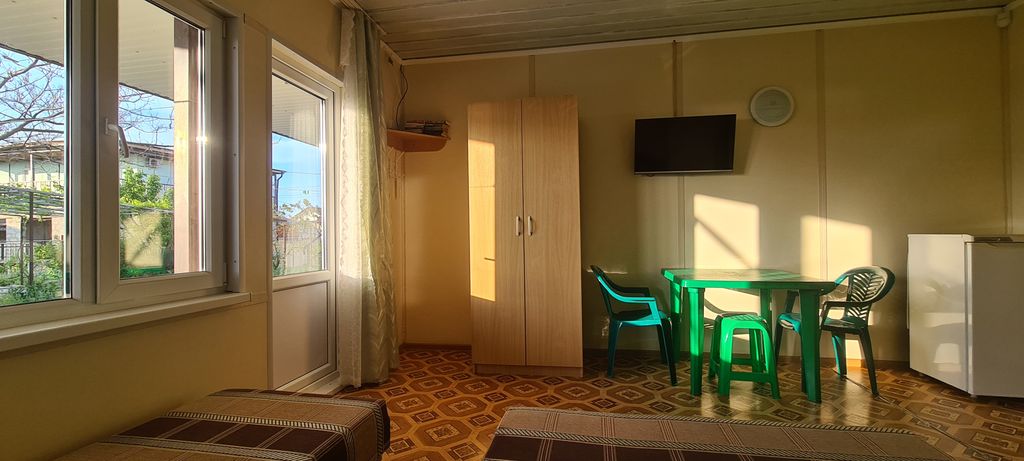 Трёхместный номер стандарт с видом на город