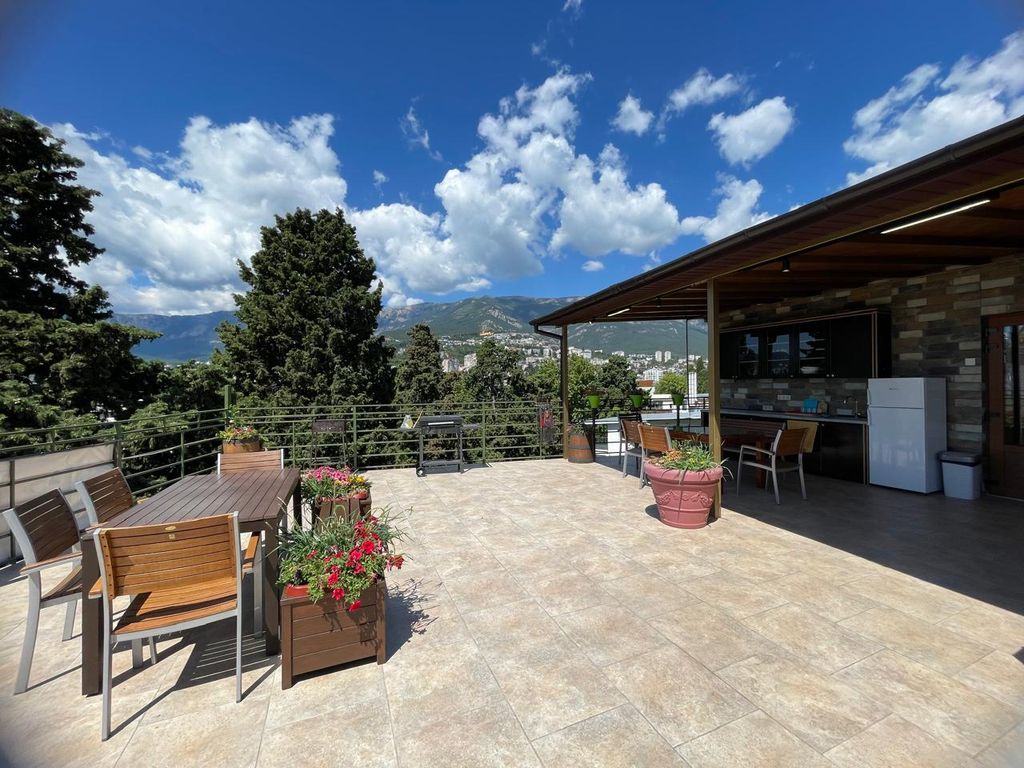 Апартаменты люкс с видом на город