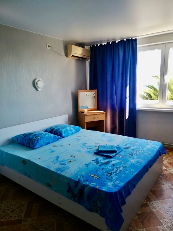 Трёхместный номер люкс с видом на море