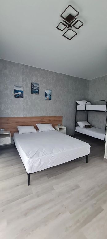 Четырёхместный номер стандарт с видом на горы