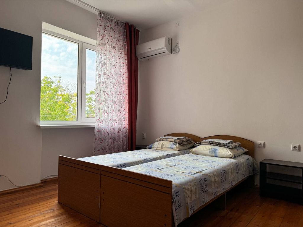 Четырёхместный номер стандарт с видом на город