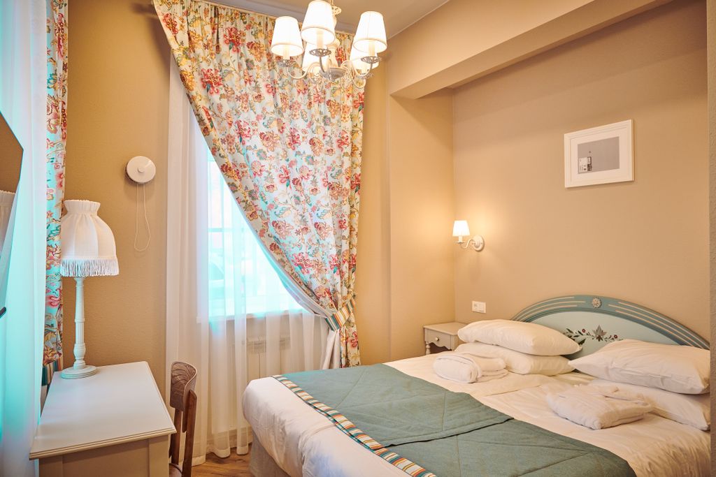 Двухместный номер с 1 кроватью комфорт с большой кроватью