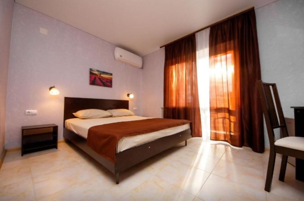 Двухместный номер с 1 кроватью улучшенный с балконом