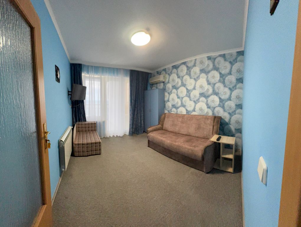 Семейный номер стандарт с видом на море