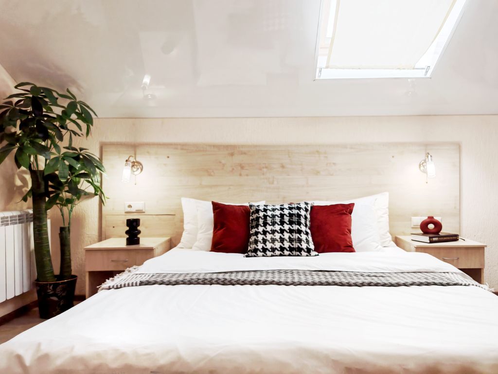 Семейный номер Удобный и светлый двухкомнатный номер на мансарде для большой компании.