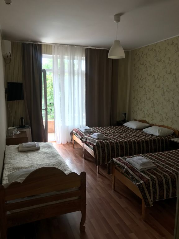 Четырёхместный номер стандарт с видом на горы