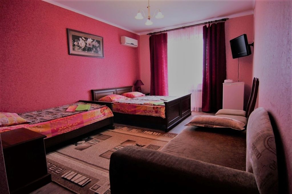 Четырёхместный номер 3х-4х-местный Комфорт плюс