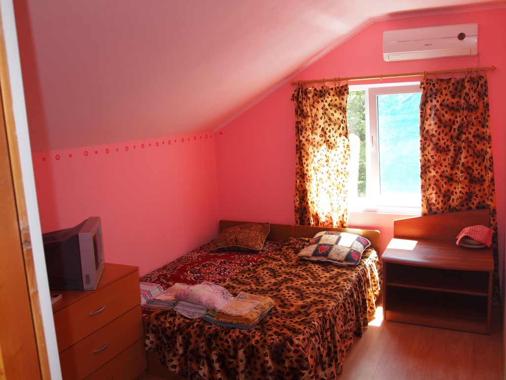 Трёхместный номер Эконом с видом на лес