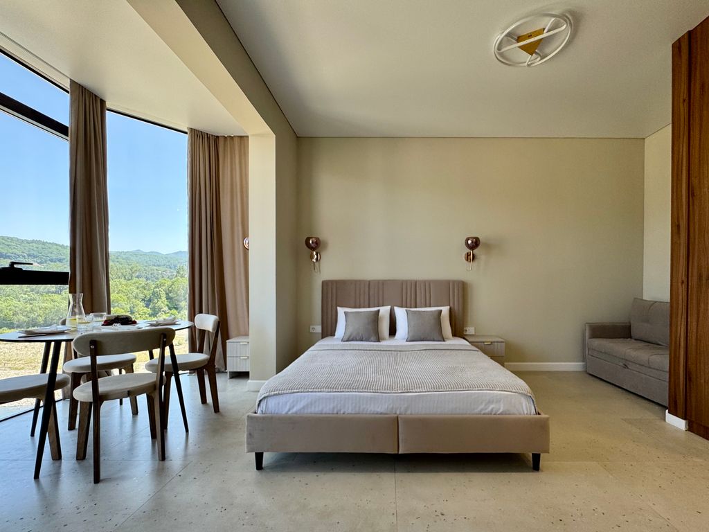 Апартаменты Делюкс с балконом и видом на горы и реку