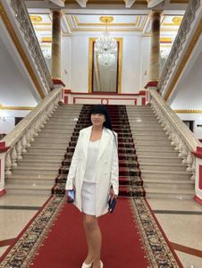 Галина на улице Роз