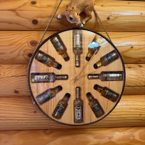 Деревянный сруб у моря