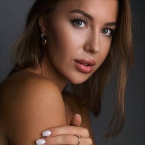 Полина Сахарова